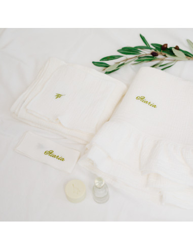 trusou botez muselină albă cu volane amaria