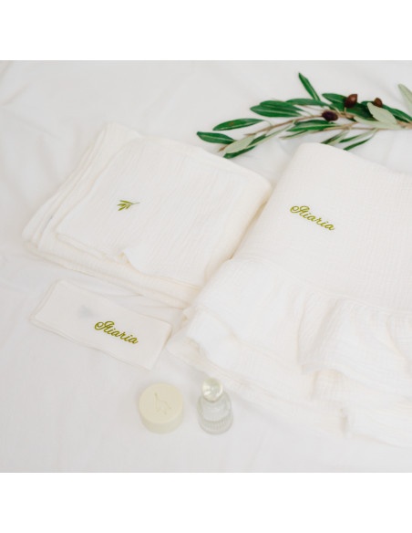 trusou botez muselină albă cu volane amaria