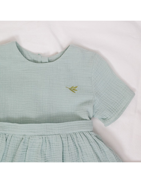 rochie din muselină verde cu volane