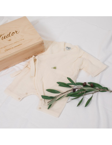 Cutie cu amintiri și primul kimono