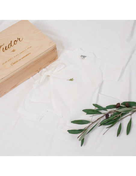 Cutie cu amintiri și primul kimono