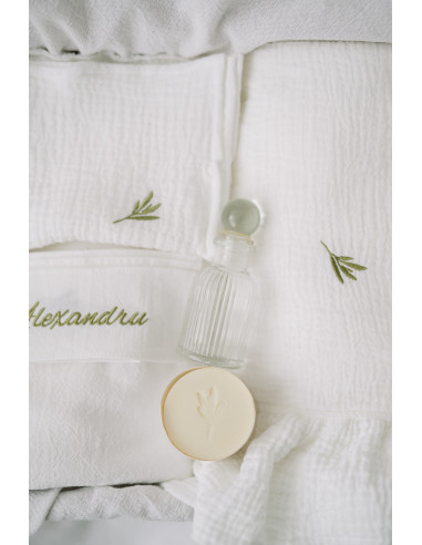 Trusou pentru botez din muselină cu volane și...