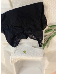 set cadou Delicate Lace și LushiLush cu body și prosop din muselină 2