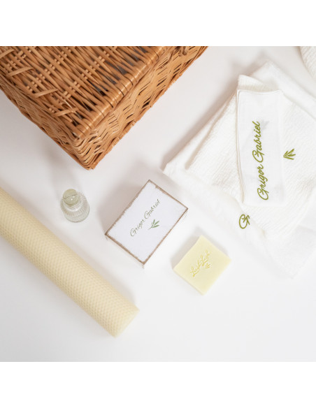 Trusou pentru botez cu păturică din muselină cu volane