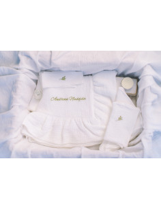 trusou botez muselină albă cu volane amaria 2