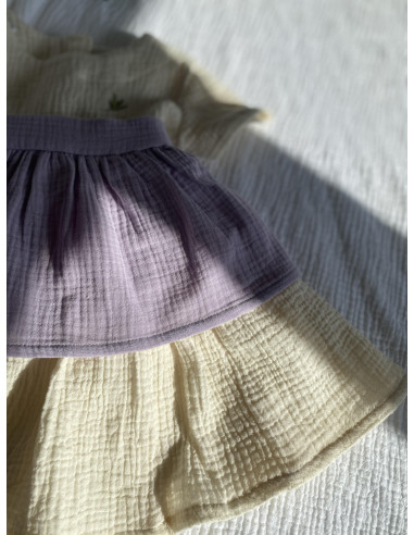 Rochie din muselină ivoire cu volanaș mov  1-2 ani