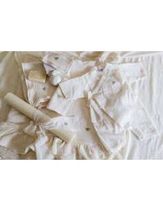 Trusou botez complet pentru băieți din muselină și bumbac ivoire, cu kimono și lumânare 2