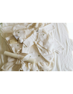 Trusou botez complet pentru băieți din muselină și bumbac ivoire, cu kimono și lumânare